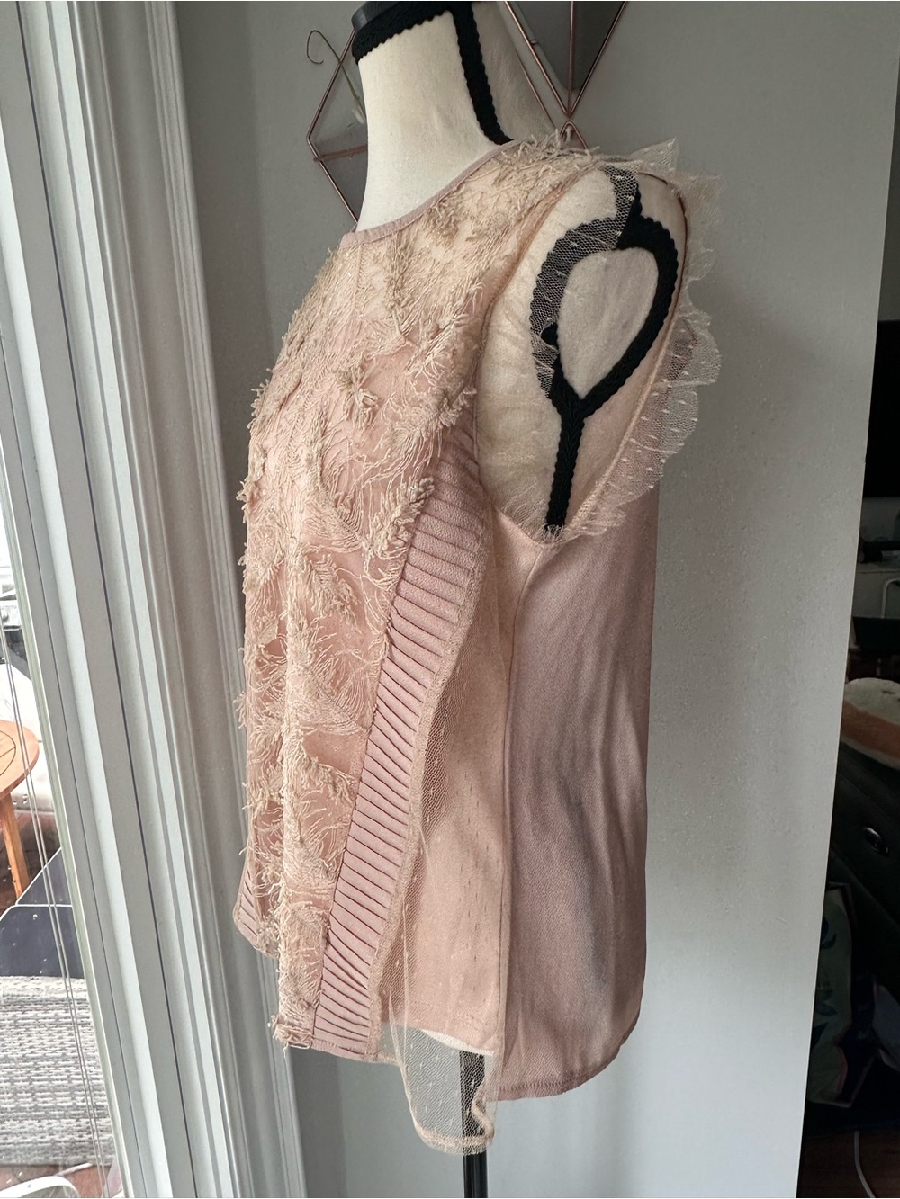 NWT CLN Blush Pink Mauve Embroidered Sleeveless Lace Tank Top Blouse Size Medium - Picture 6 of 13